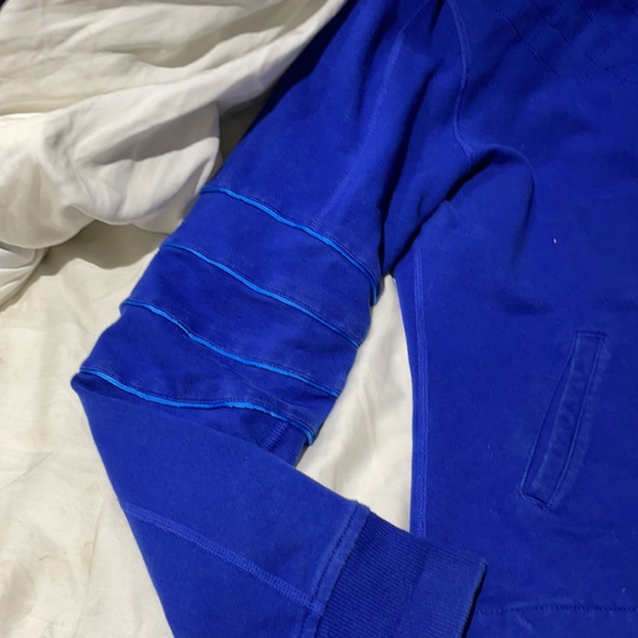 Lululemon 12 royal blue vintage front zip guc - Picture 2 of 11